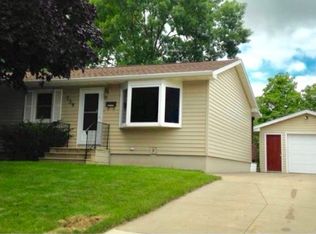 239 Nickolet St, Fairfax, IA 52228