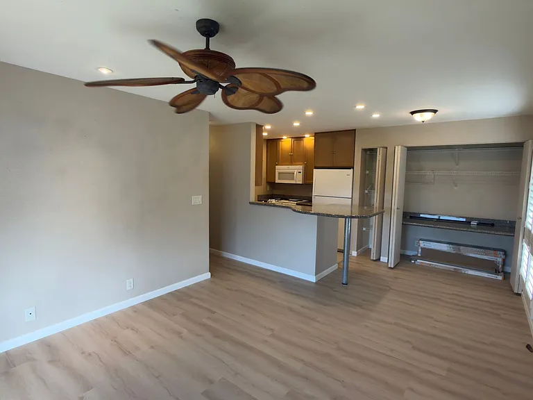 480 Kenolio Rd #21-202 — Photo 1