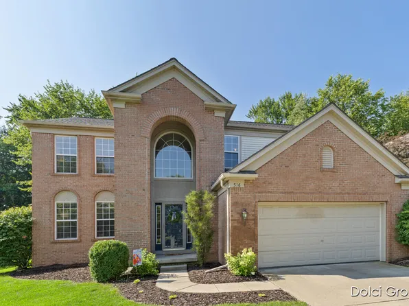516 Rock Hollow Dr NE, Rockford, MI 49341