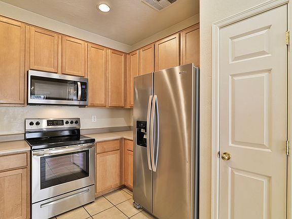 3rd image of 3808 E Santa Fe Ln