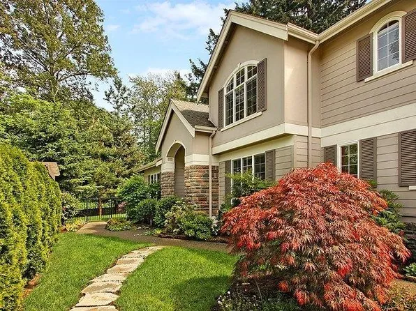 10228 Slater Ave NE, Kirkland, WA 98033