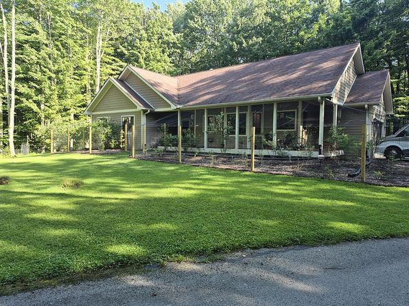 464 Maple Ave