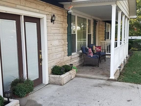 3rd image of 371 Brookwood Dr