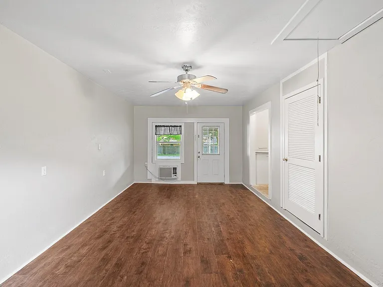 1519 Everitt St — Photo 16