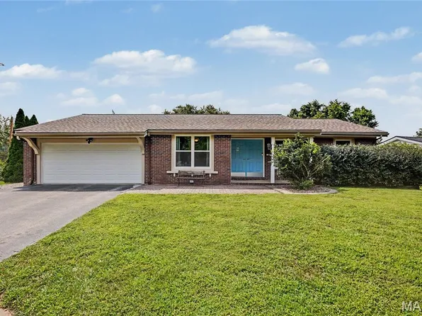 50 White Plains Dr, Chesterfield, MO 63017