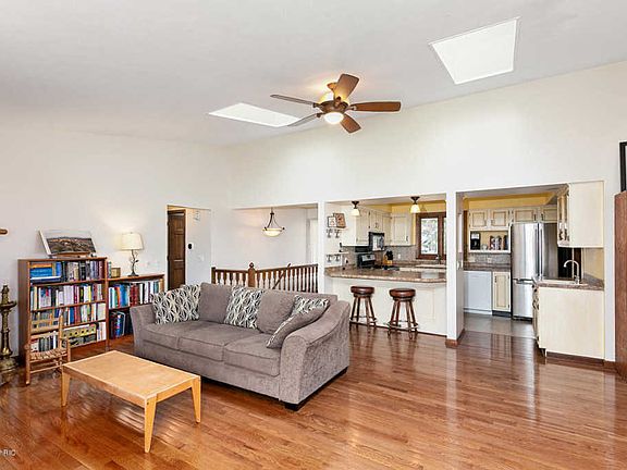 5th image of 1300 Sprucewood Ave NW