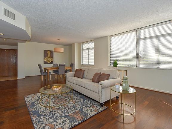 3rd image of 4950 Woodway Dr Unit 304