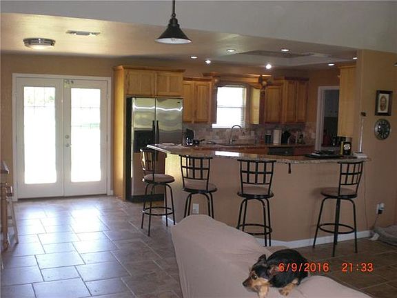 5th image of 925 Green Oak Dr