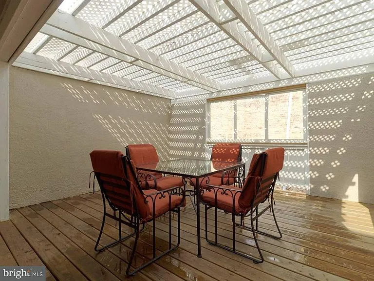 131 S Broadway #200 — Photo 12