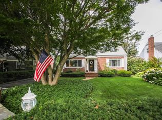 40 Middle Neck Rd, Port Washington, NY 11050