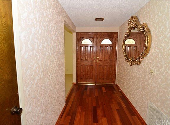 3rd image of 920 Englewild Dr