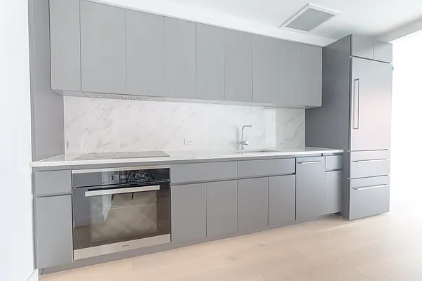 Rented by L Train Capital Inc | media 18