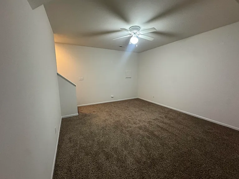 3410 E Saint Charles Rd — Photo 11