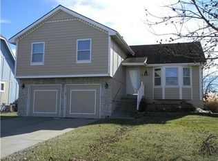 8001 E 162nd Ter, Belton, MO 64012