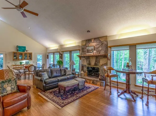 155 Holiday Hl, McGaheysville, VA 22840