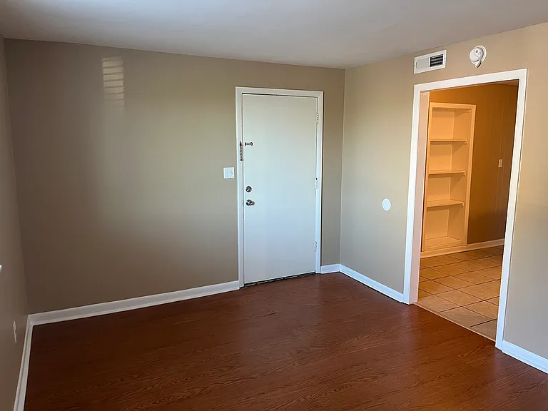 710 Ferdinand Ave SW #5 — Photo 5