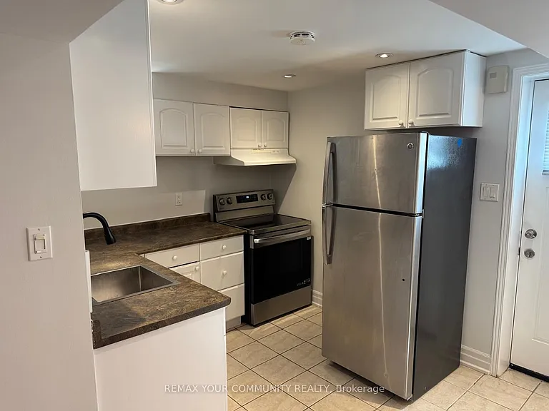 59 Belvedere Cres #BASEMENT — Photo 4