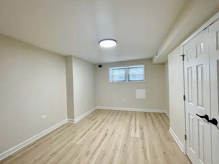 4845 N Kostner Ave #B — Photo 15