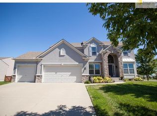 23500 W 93rd St, Lenexa, KS 66227