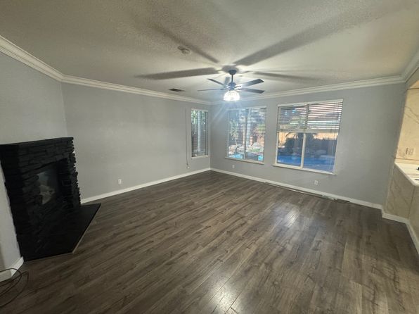 258 Amesbury Ct