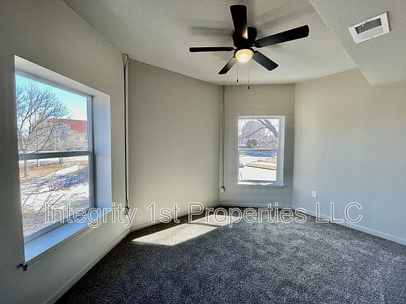 5th image of 740 Wash Blvd #E