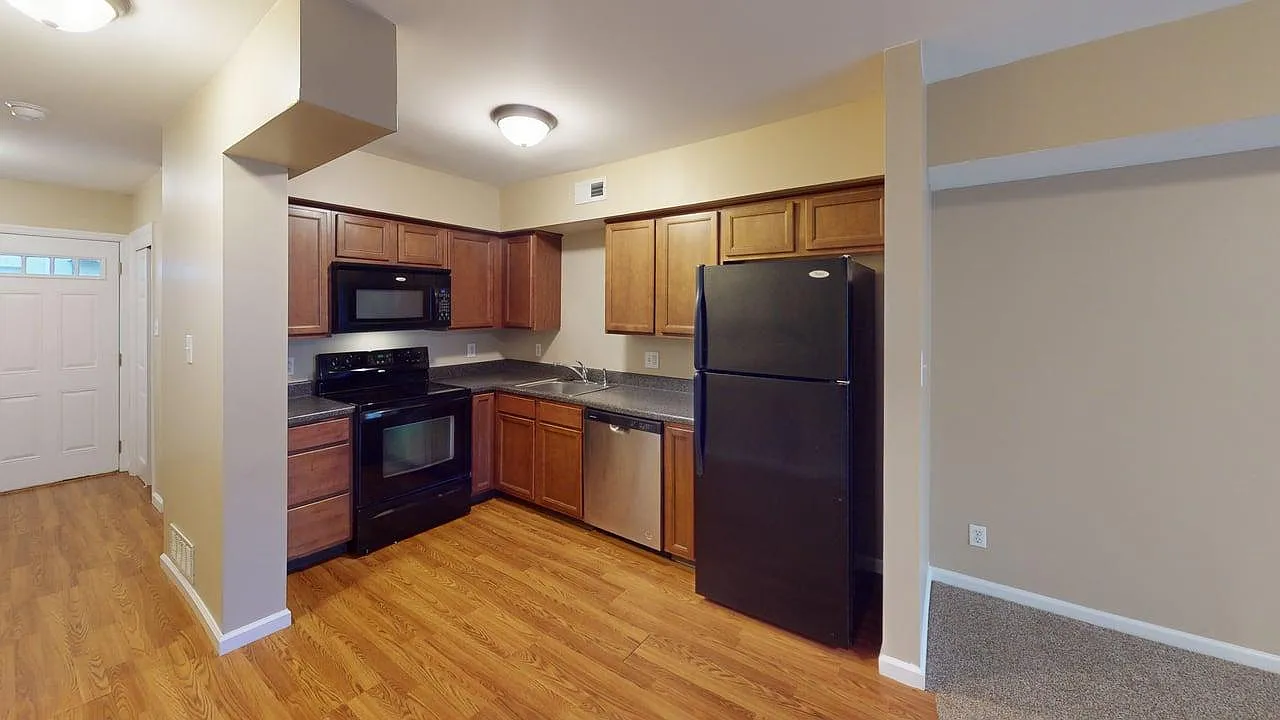 2 bed, 1.5 bath, 1490 sqft, $1,595 — Photo 4