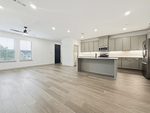 5th image of 2837 Bluejack Rd