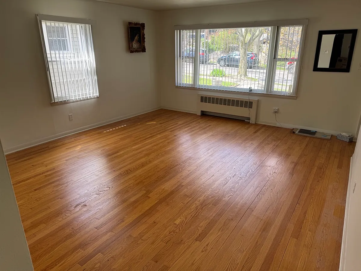 Living room - 3210 S New York Ave #LWR