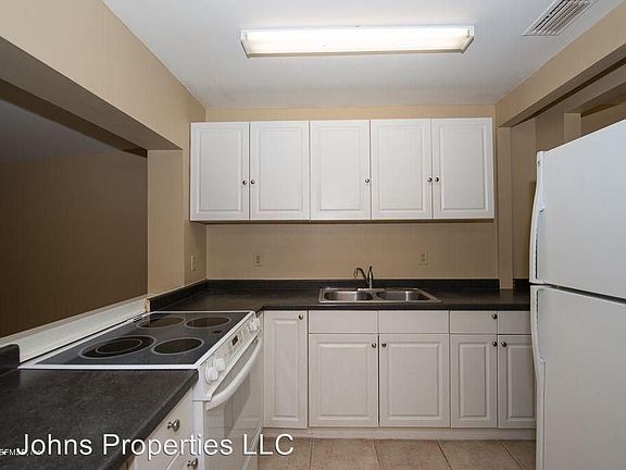 3rd image of 5367 River Forest Dr