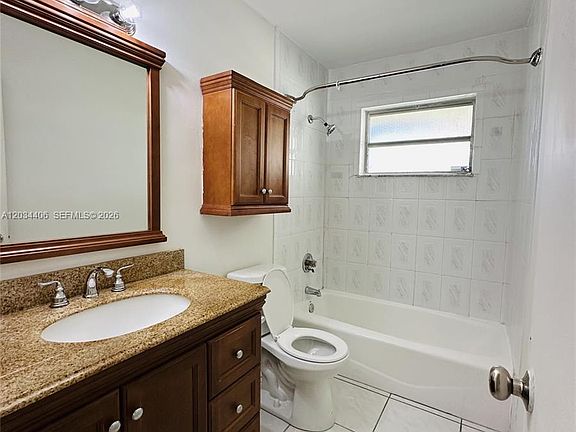 5th image of 2319 Jackson St APT 6