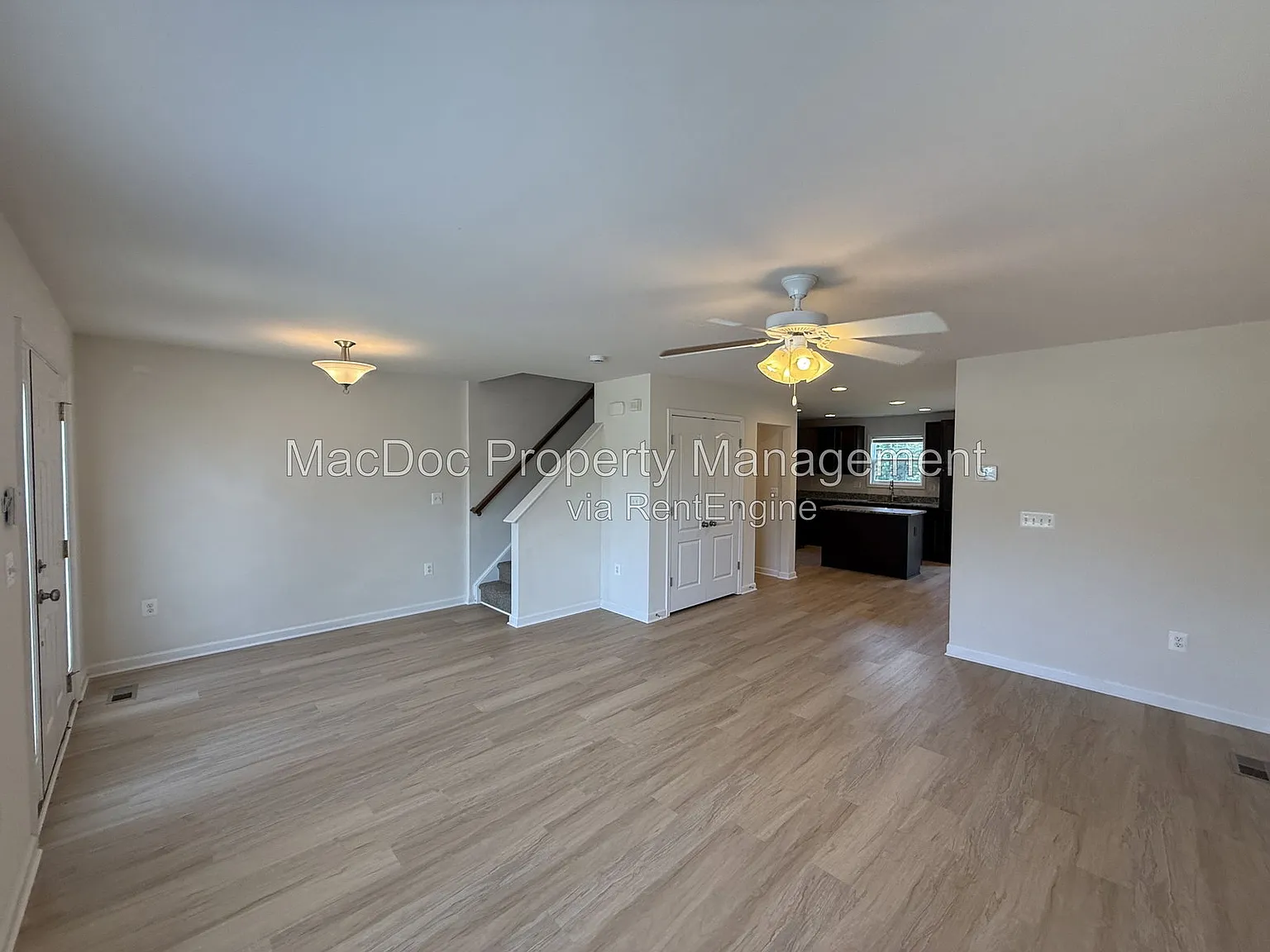 4 bed, 3.5 bath, 1800 sqft, $2,345 — Photo 4