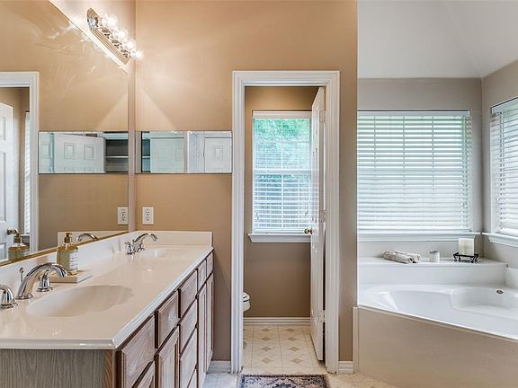 3rd image of 750 Turtle Cove Blvd