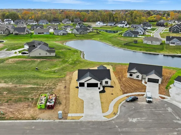 1227 Mosaic St, Huntertown, IN 46748