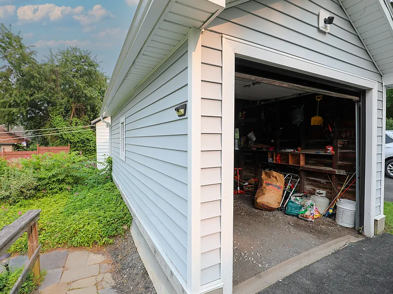 98 Hurley Ave — Photo 26