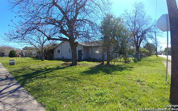 4th image of 230 Ellana Claire St