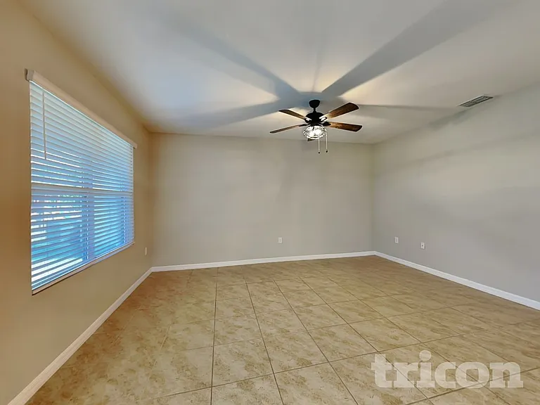 5765 Arlington River Dr — Photo 2