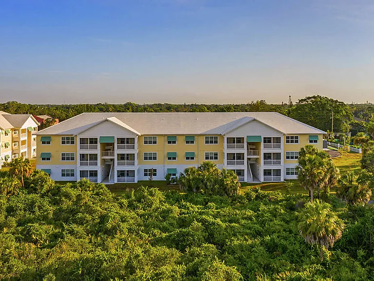 Waterline Bonita Springs — Photo 47