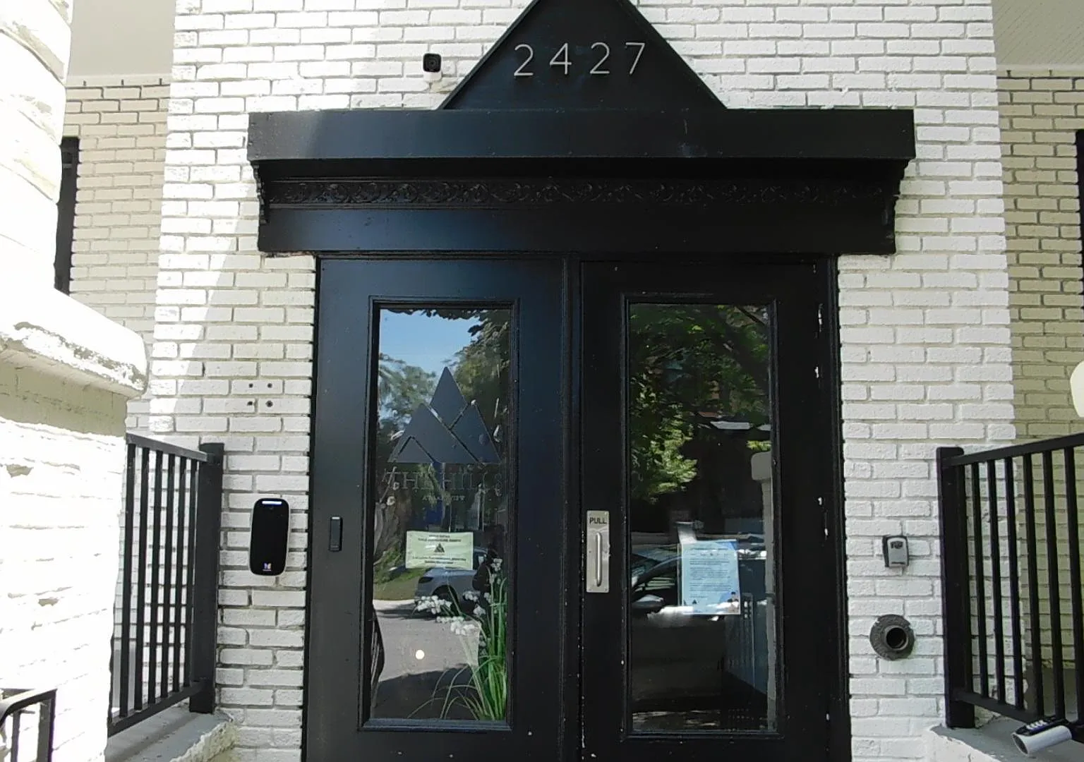 2 bed, $1,300 — Photo 1