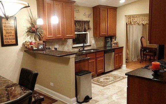 4th image of 775 Parkview Ct