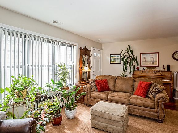 3rd image of 97 Bailey Ct #97
