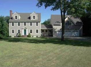 11 Pride Farm Rd, Falmouth, ME 04105