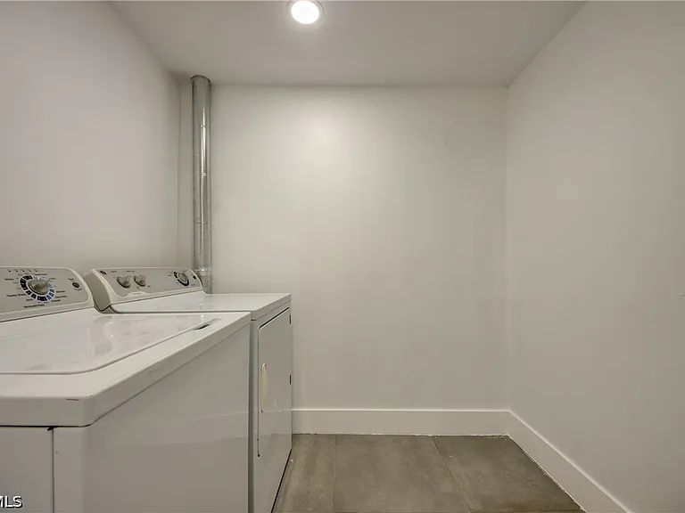 4312 S Pacific Cir — Photo 22
