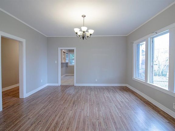 4th image of 203 S Avenue B