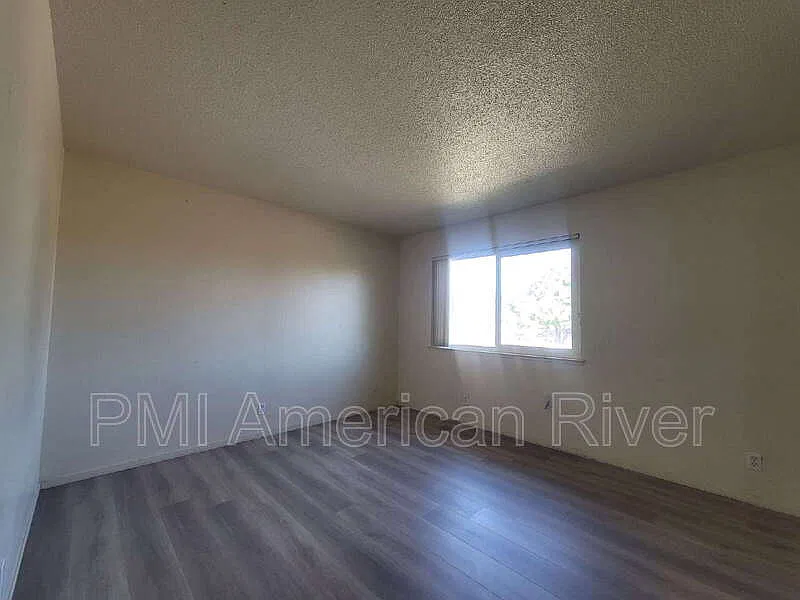 2 bed, 1.0 bath, 900 sqft, $1,450 — Photo 3