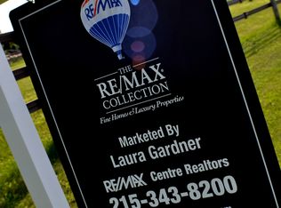 8 Homestead Rd, Kintnersville, PA 18930