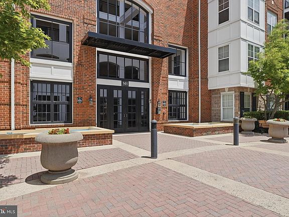 4th image of 501 Hungerford Dr APT 132