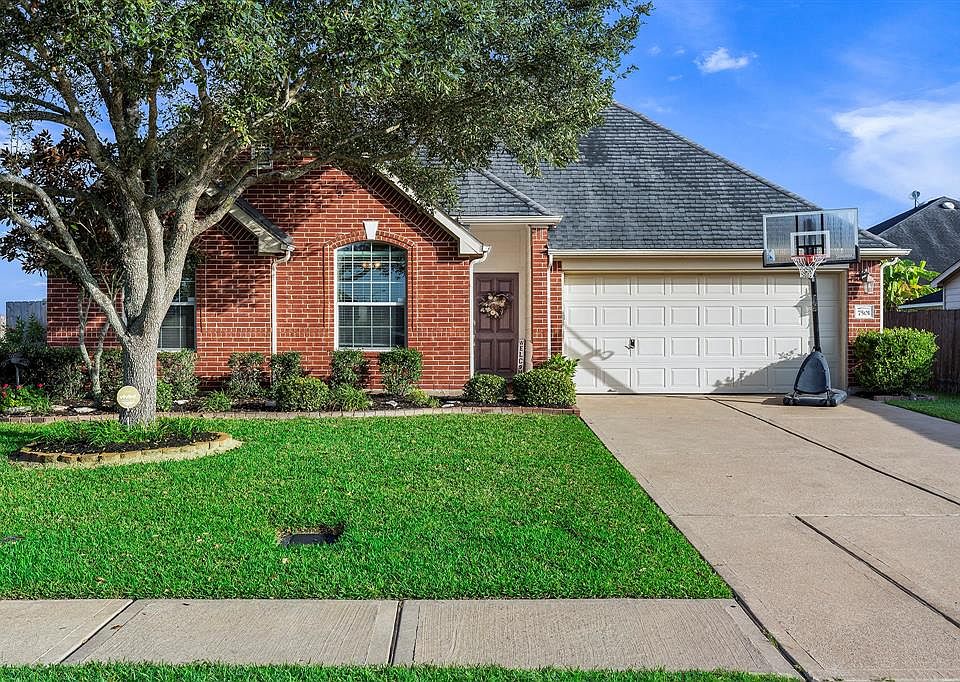1st image of 7501 Lakeside Manor Ln