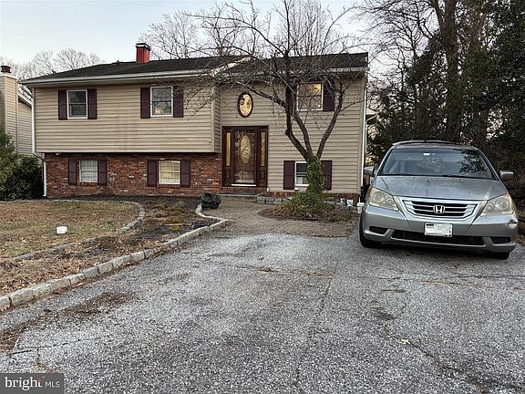 2nd image of 1079 Omar Dr