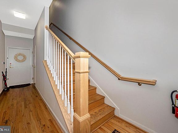 4th image of 135A S Market St Unit 135A