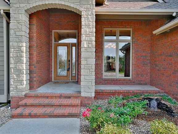 3rd image of 3133 N Brush Creek Ct